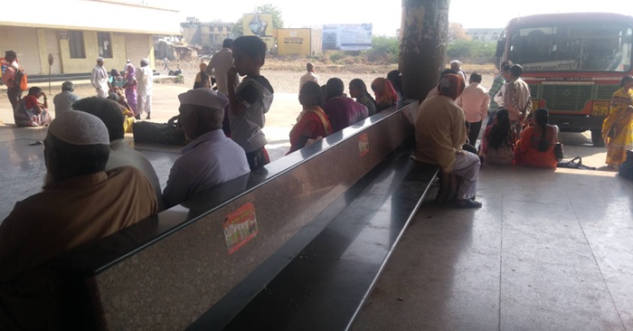 vaijapur bus depot paasenger waiting area
